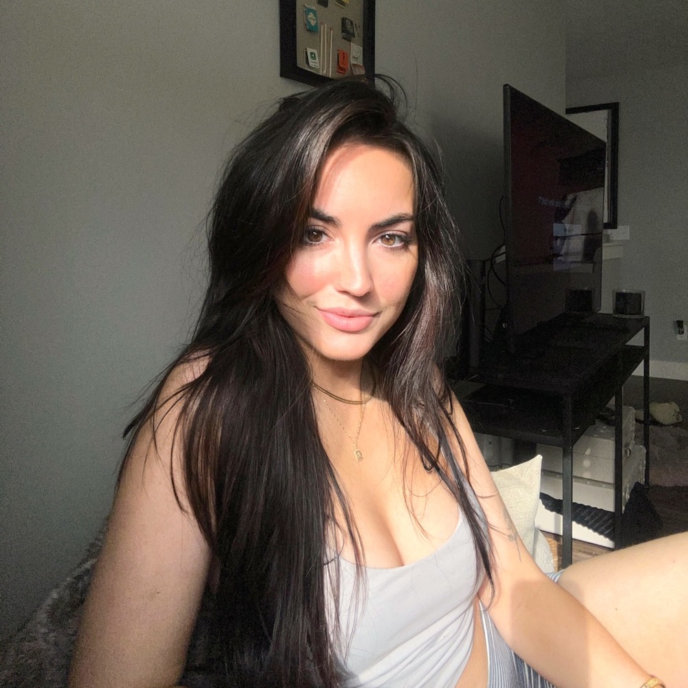 Meet your Posher, Alivia